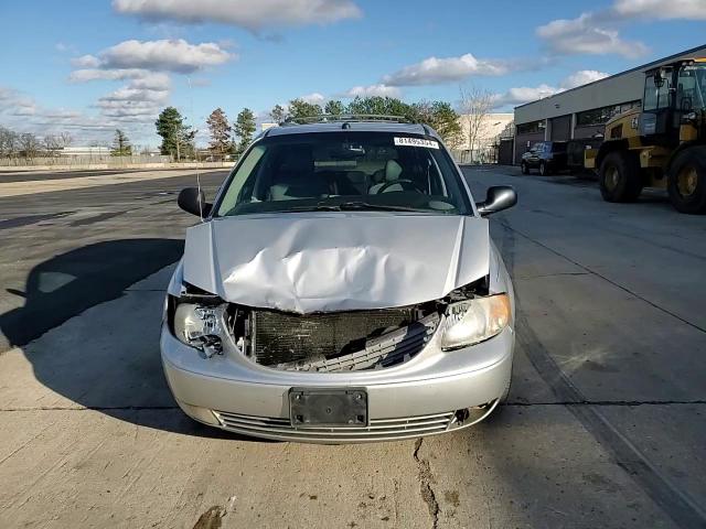 2005 Chrysler Town & Country VIN 2C8GP64L65R292122 Copart auction photo, front end damage thumbnail 11