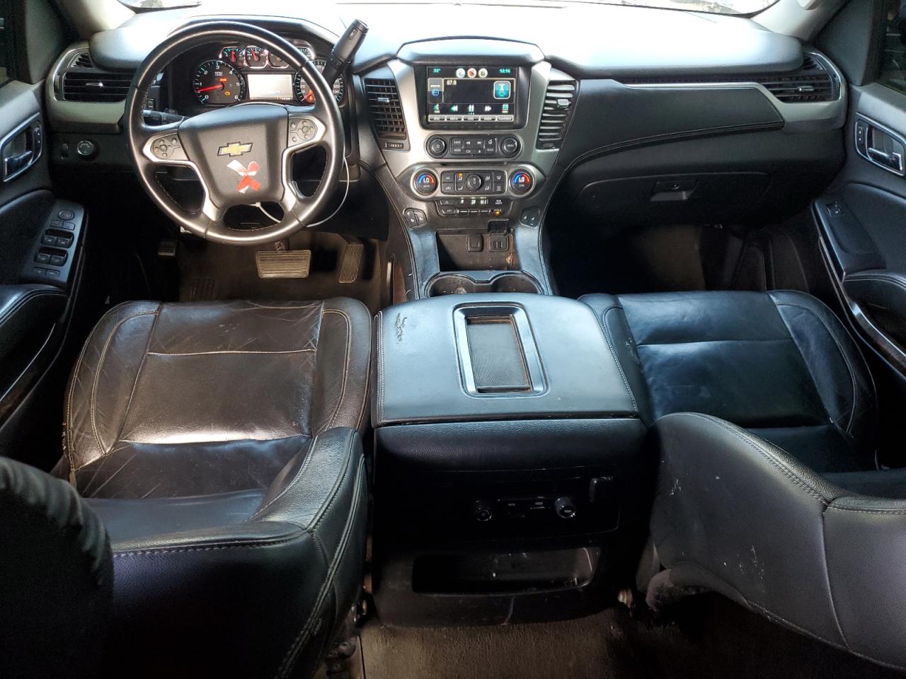 2015 Chevrolet Suburban VIN 1GNSCJKC6FR149165 Copart auction photo, minor dent/scratches damage thumbnail 8