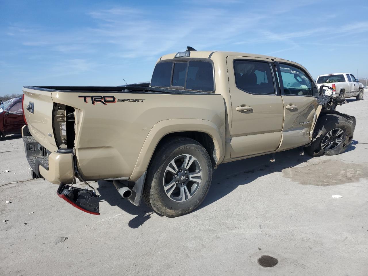 2016 Toyota Tacoma VIN 5TFAZ5CN5GX017909 Copart auction photo, front end / side damage thumbnail 3