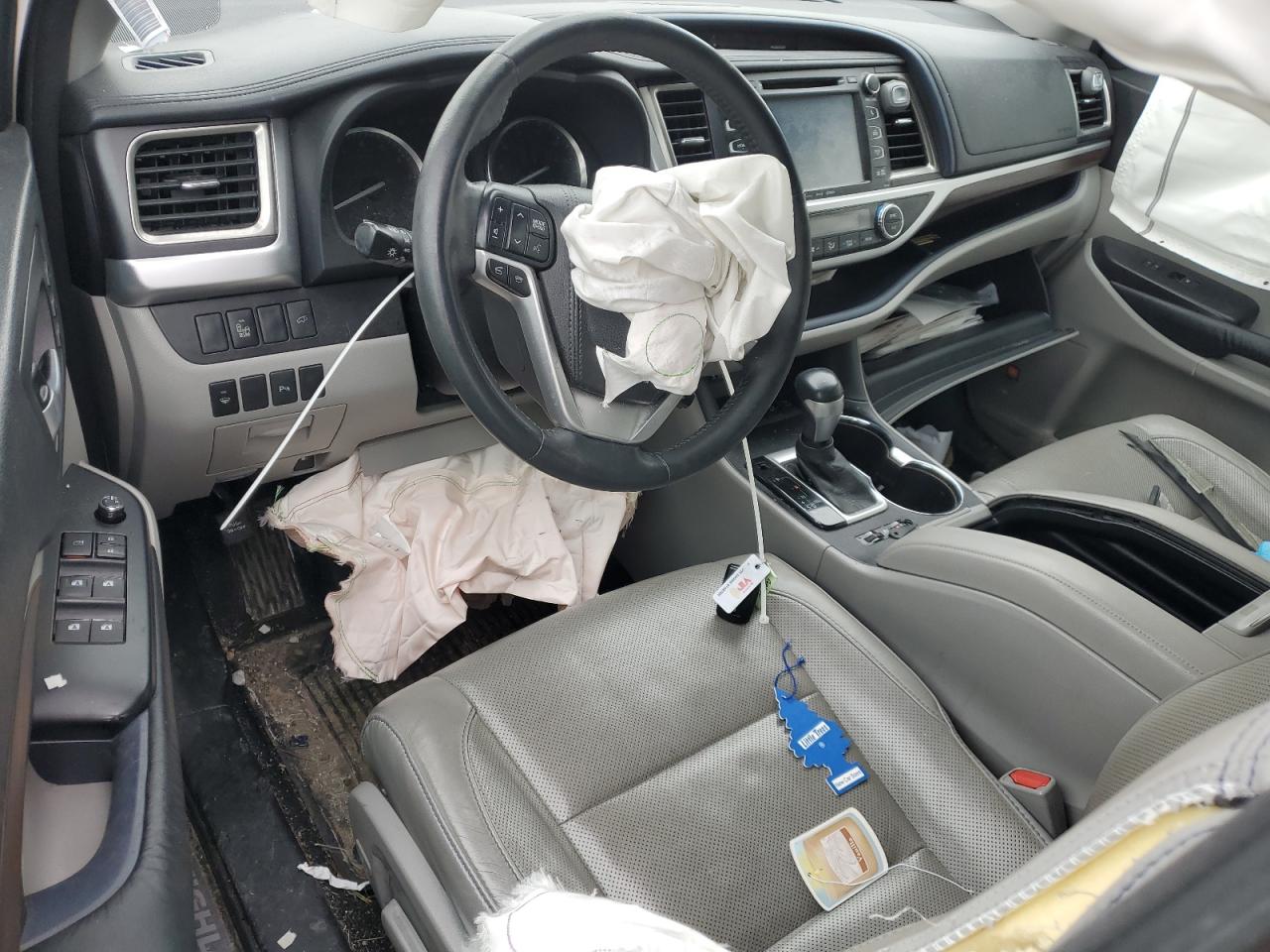 2016 Toyota Highlander VIN 5TDDKRFH5GS271690 Copart auction photo, front end damage thumbnail 8