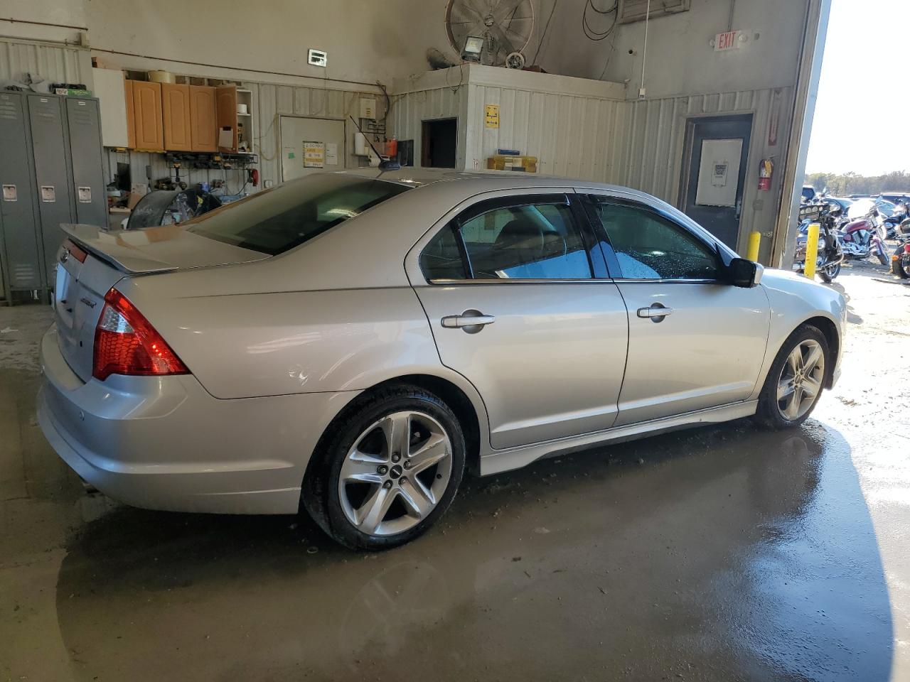 2011 Ford Fusion VIN 3FAHP0KC5BR133979 Copart auction photo, rear end / side damage thumbnail 3