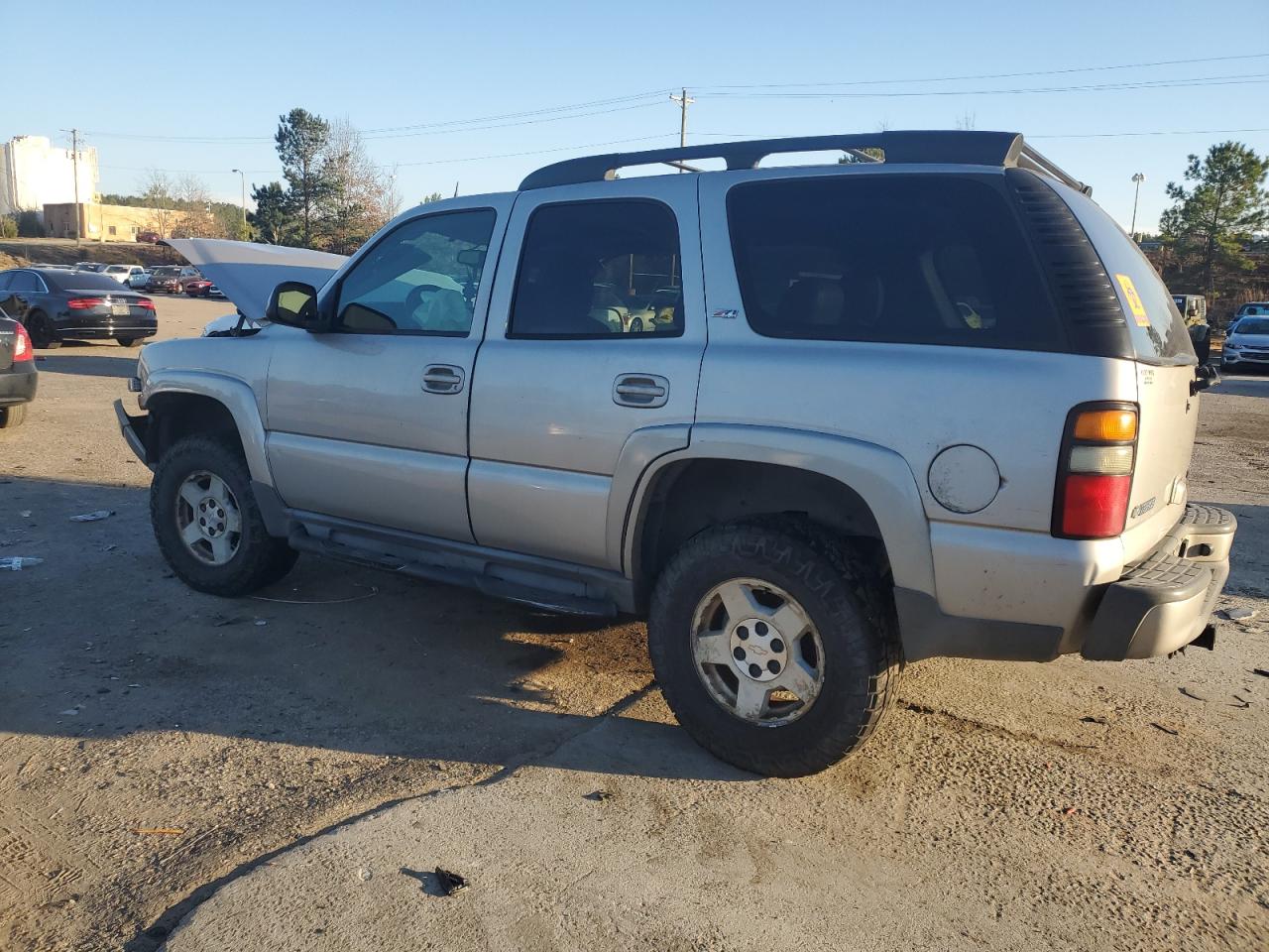 2005 Chevrolet Tahoe VIN 1GNEK13T85R118237 Copart auction photo, front end damage thumbnail 2