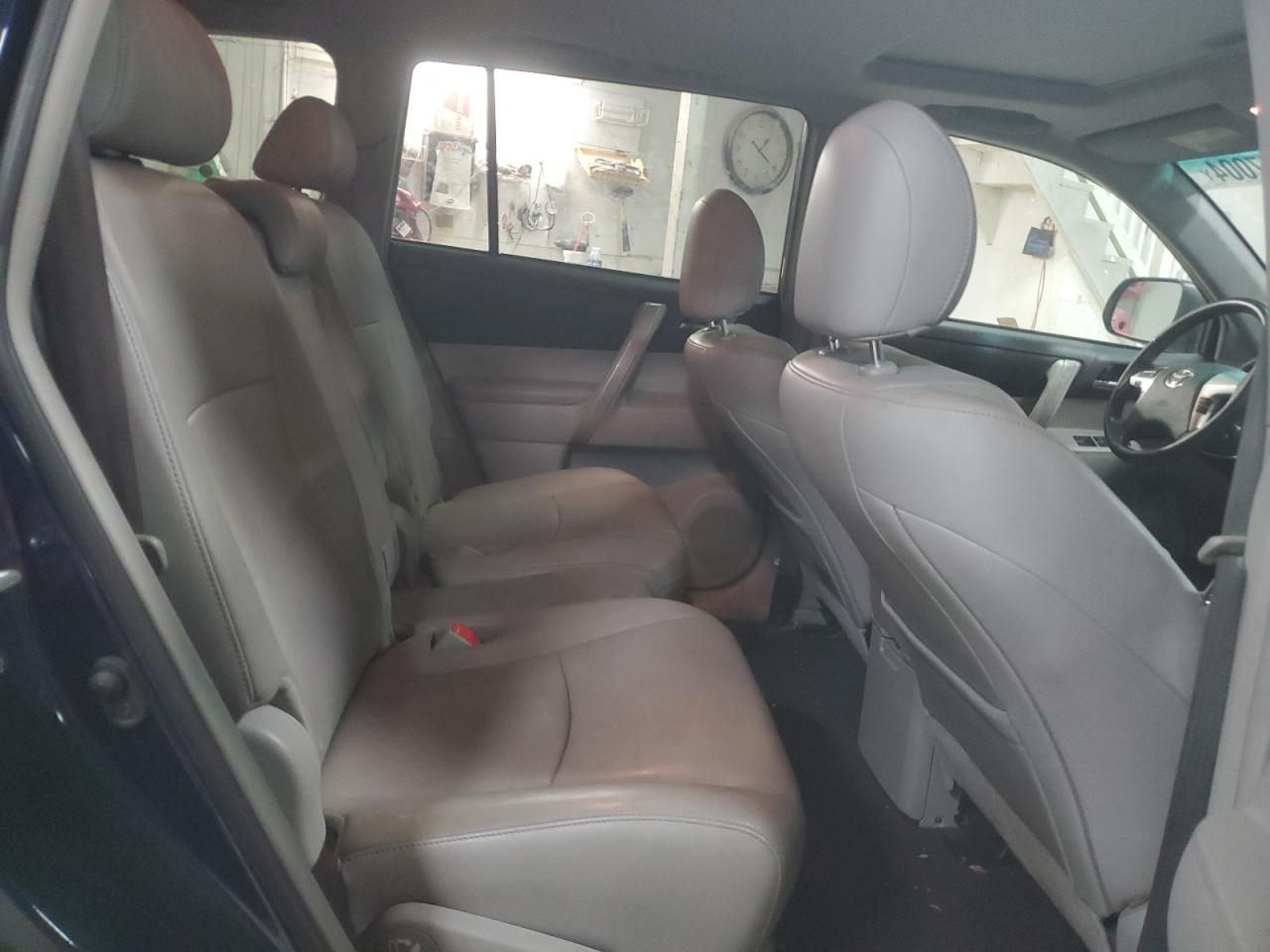 2013 Toyota Highlander VIN 5TDBK3EH4DS198670 Copart auction photo, rear end / minor dent/scratches damage thumbnail 11