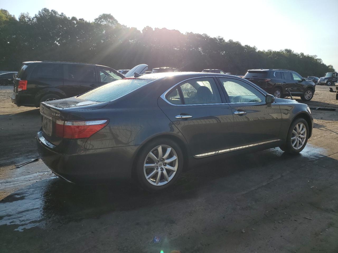 2009 Lexus LS VIN JTHBL46F195090714 Copart auction photo, rear end damage thumbnail 3