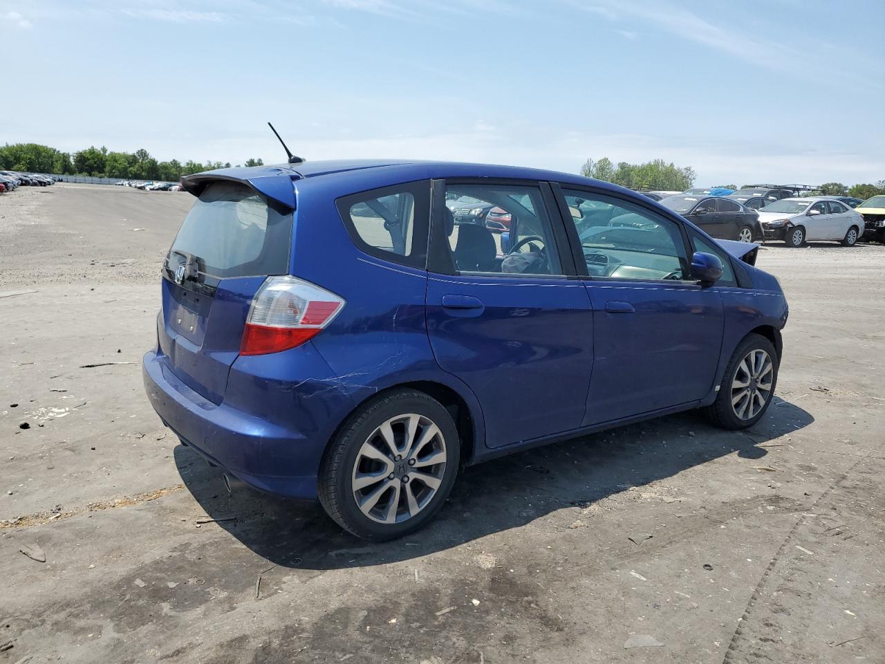 2013 Honda Fit VIN JHMGE8H52DC069340 Copart auction photo, front end / minor dent/scratches damage thumbnail 3