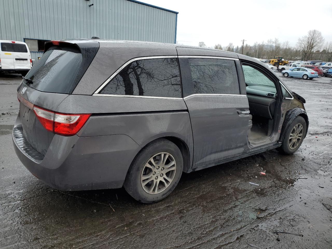 2013 Honda Odyssey VIN 5FNRL5H69DB034952 Copart auction photo, front end / side damage thumbnail 3