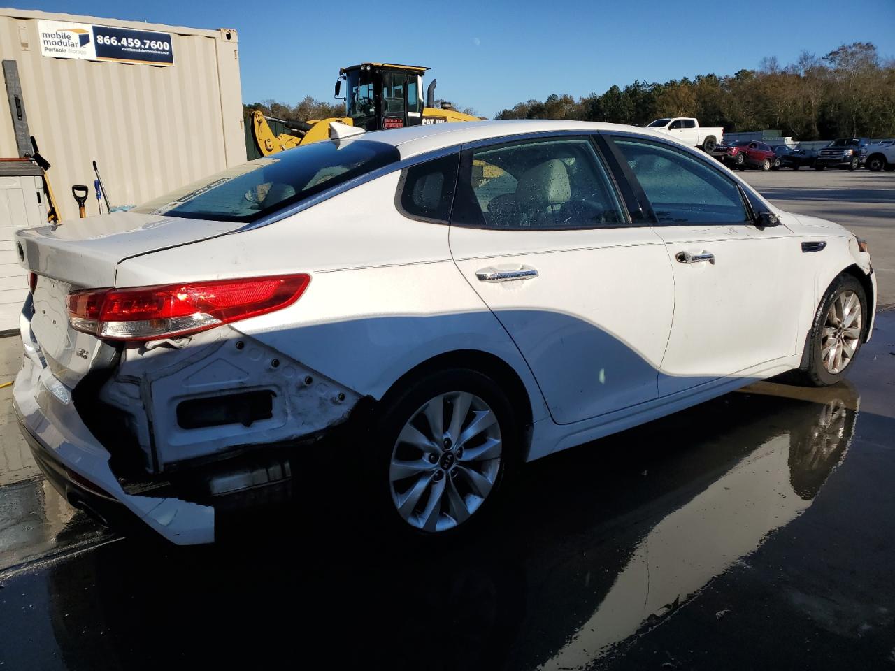 2016 KIA Optima VIN 5XXGU4L3XGG041700 Copart auction photo, rear end / front end damage thumbnail 3