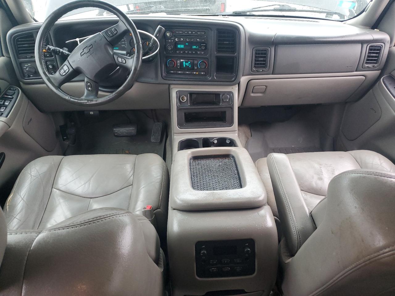 2004 Chevrolet Suburban VIN 1GNFK16Z34J248881 Copart auction photo, all over damage thumbnail 8