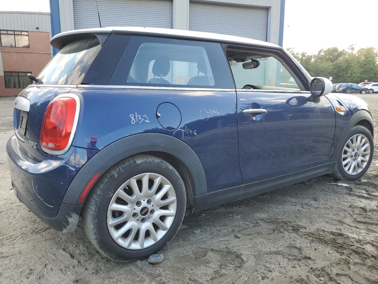 2015 MINI Cooper VIN WMWXM5C52F3A59730 Copart auction photo, front end / minor dent/scratches damage thumbnail 3