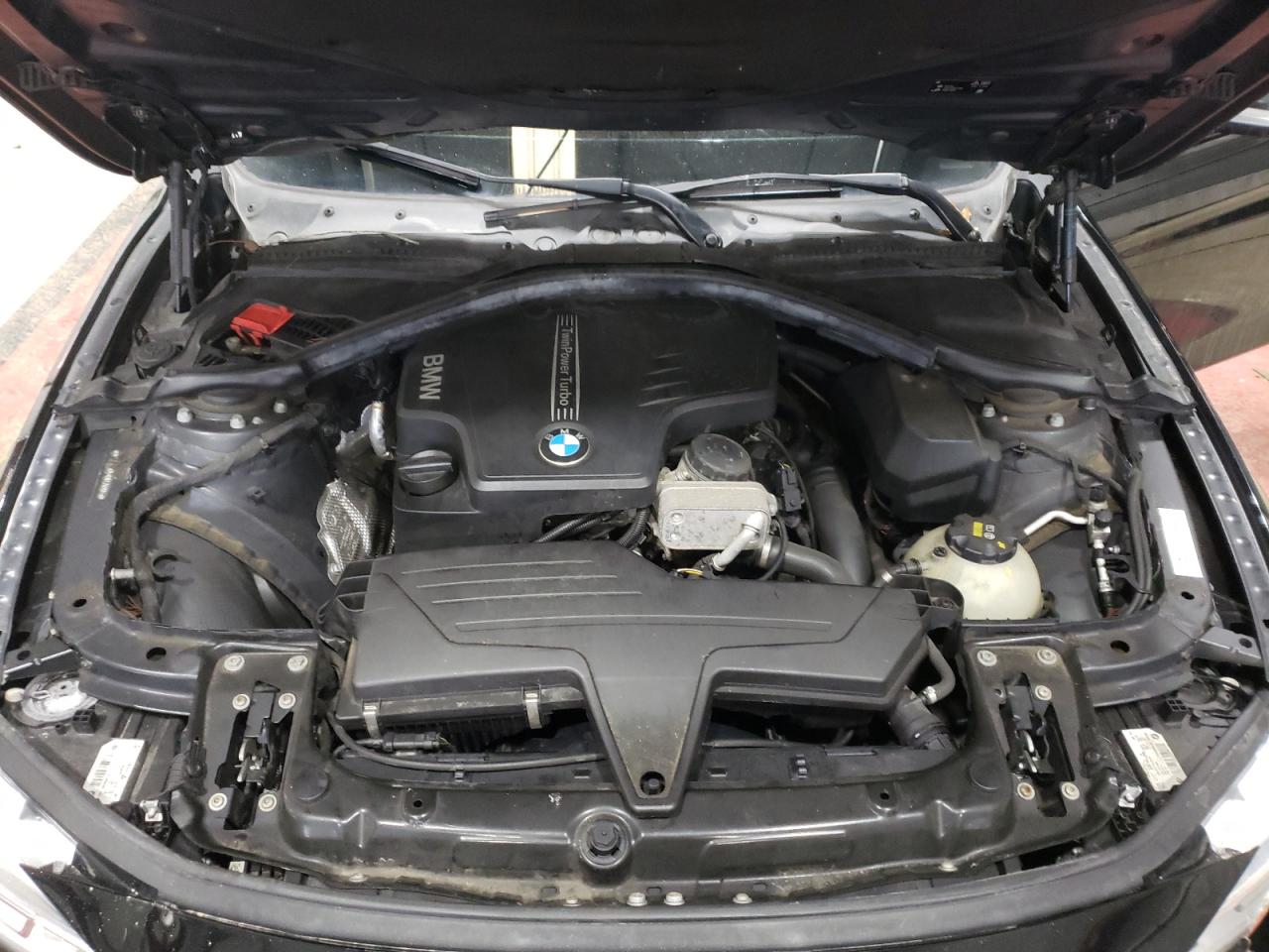 2016 BMW 3er VIN WBA8E3G51GNT26004 Copart auction photo, front end damage thumbnail 11
