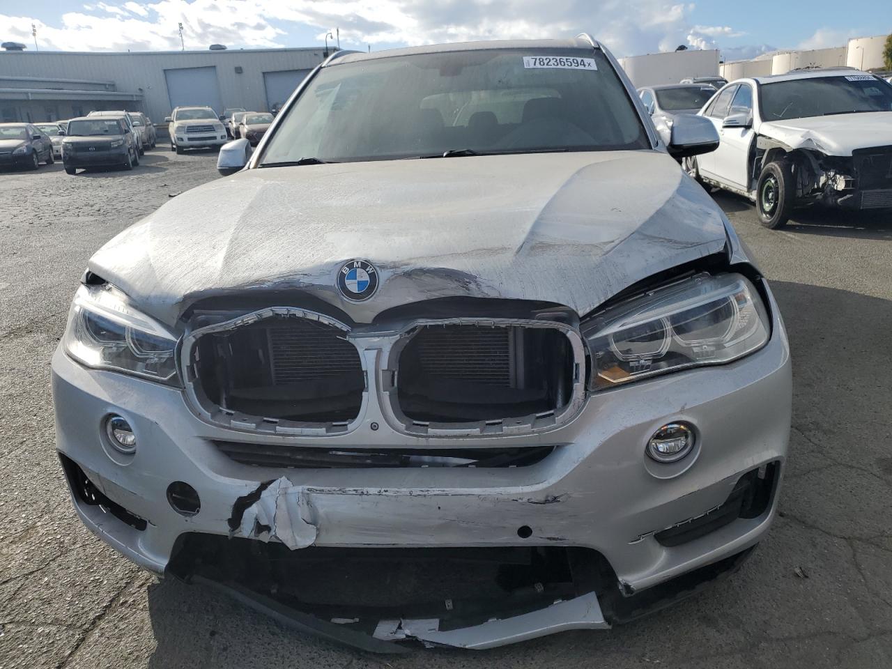 2015 BMW X5 VIN 5UXKR0C53F0P00463 Copart auction photo, vandalism / stripped damage thumbnail 5