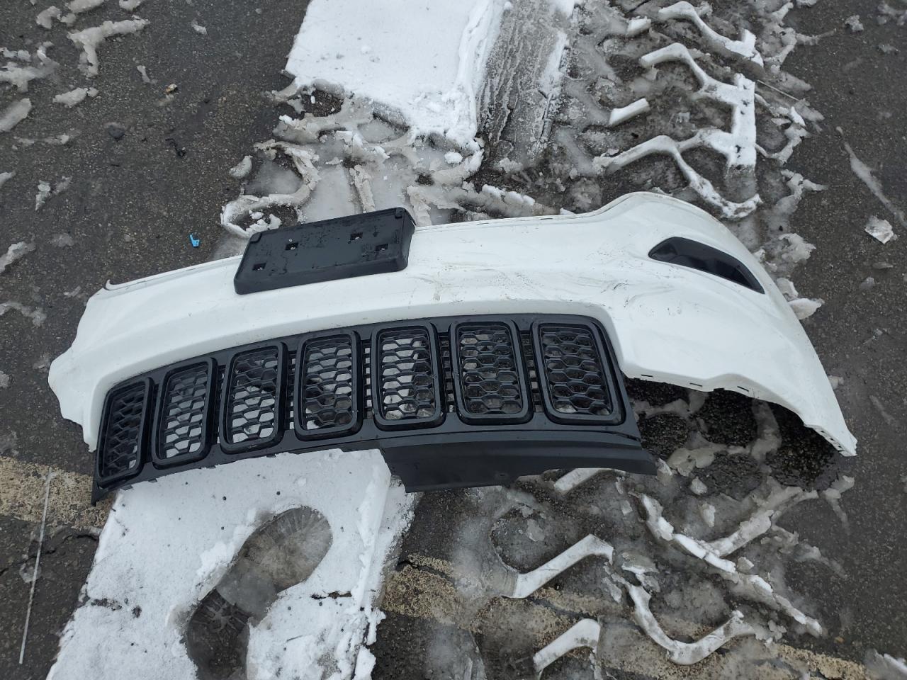 2020 Jeep Grand Cherokee VIN 1C4RJFBG5LC427498 Copart auction photo, front end / side damage thumbnail 15