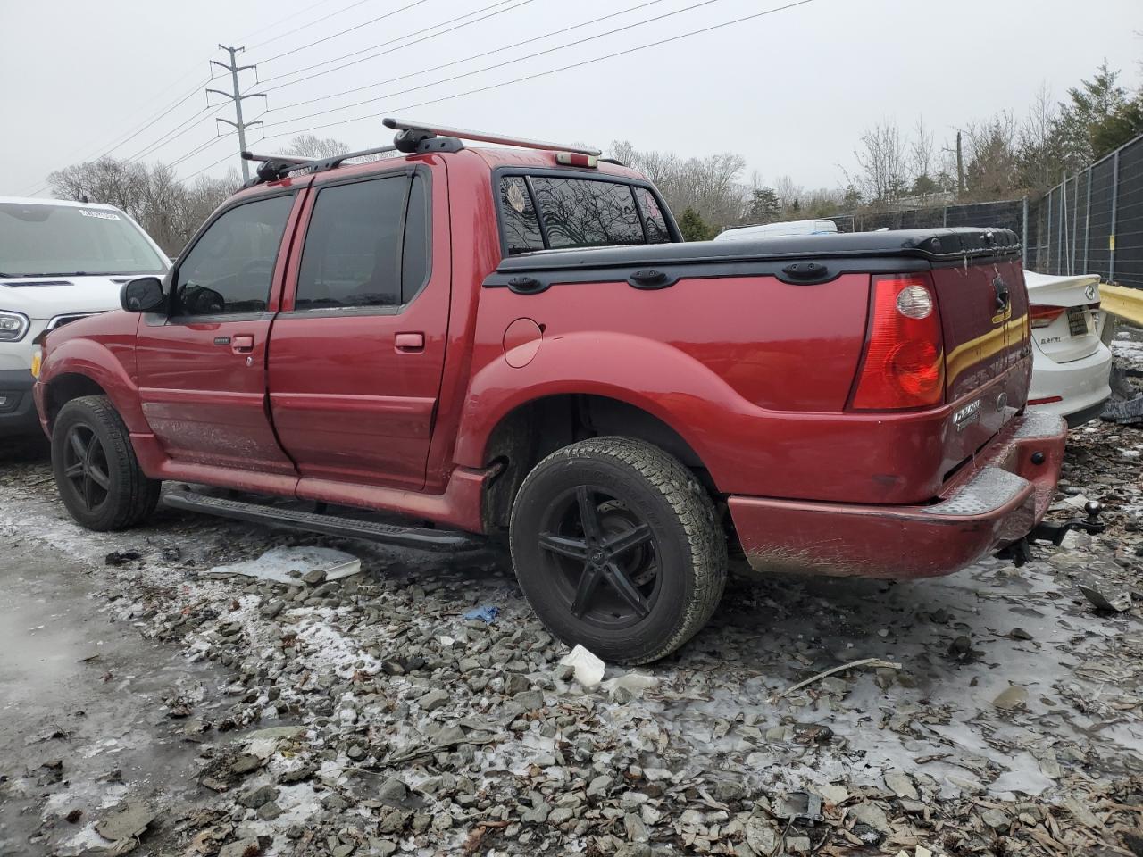 2005 Ford Explorer VIN 1FMDU77K55UA00643 Copart auction photo, front end damage thumbnail 2