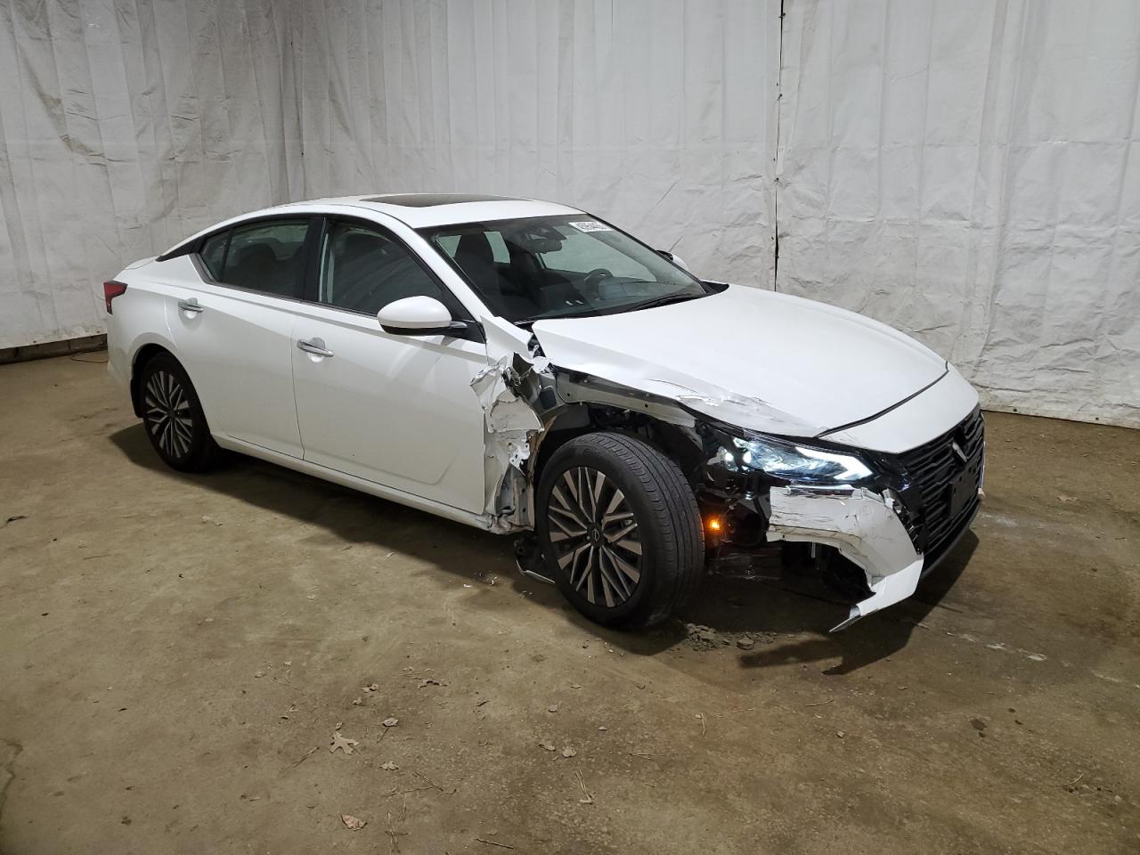 2024 Nissan Altima VIN 1N4BL4DV4RN318982 Copart auction photo, front end / minor dent/scratches damage thumbnail 4