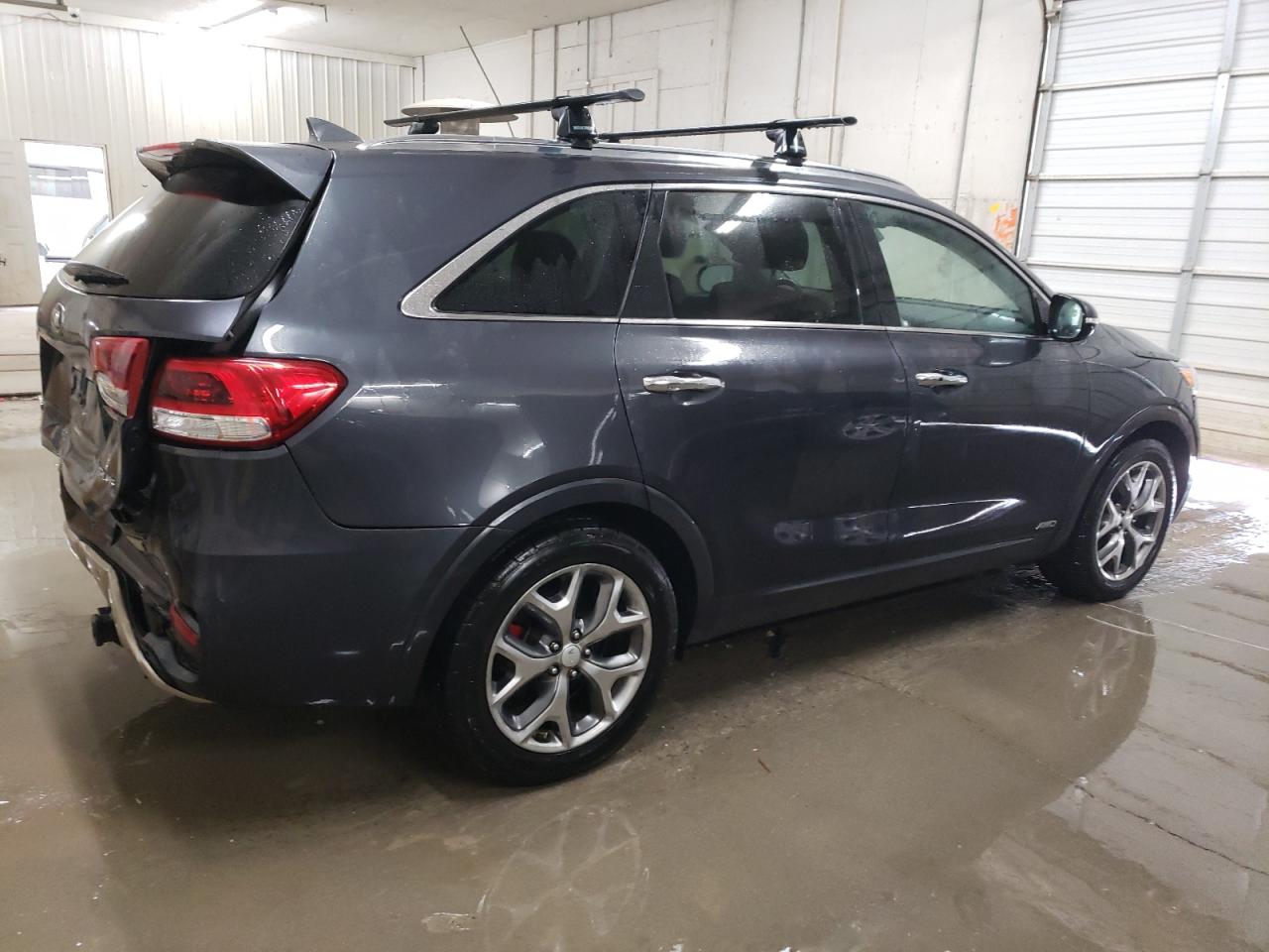 2018 KIA Sorento VIN 5XYPKDA5XJG418264 Copart auction photo, rear end / minor dent/scratches damage thumbnail 3