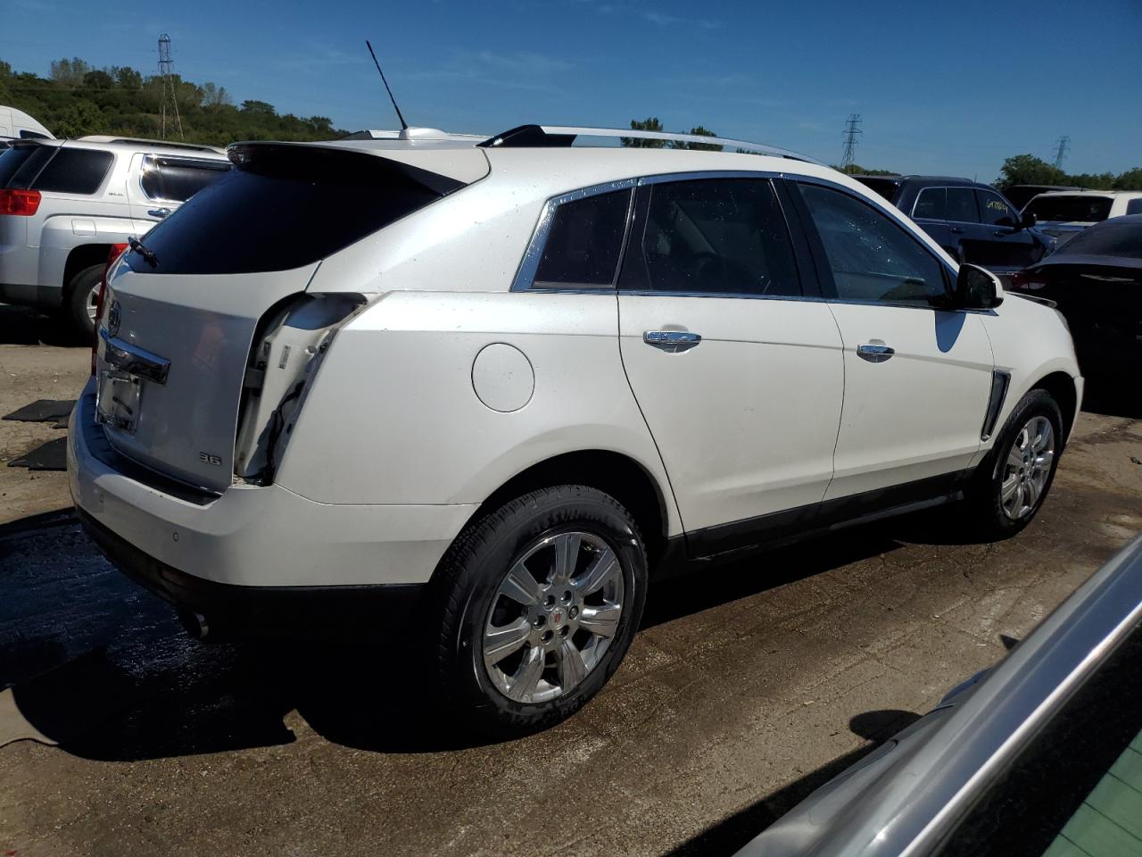 2015 Cadillac SRX VIN 3GYFNBE38FS512577 Copart auction photo, front end damage thumbnail 3
