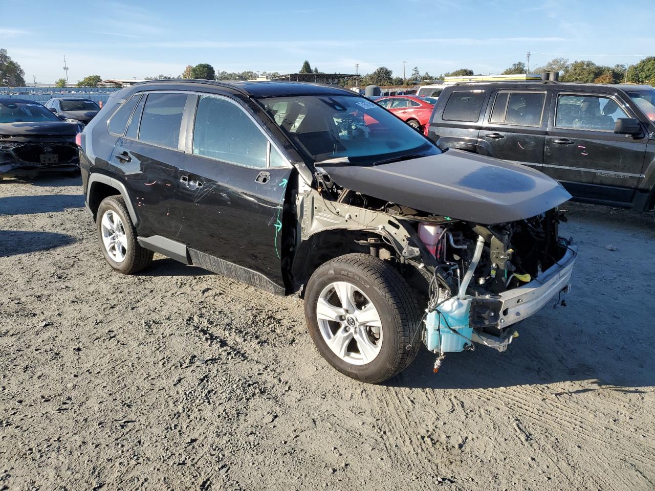 2021 Toyota RAV 4 VIN 2T3P1RFV3MC141375 Copart auction photo, front end / side damage thumbnail 4