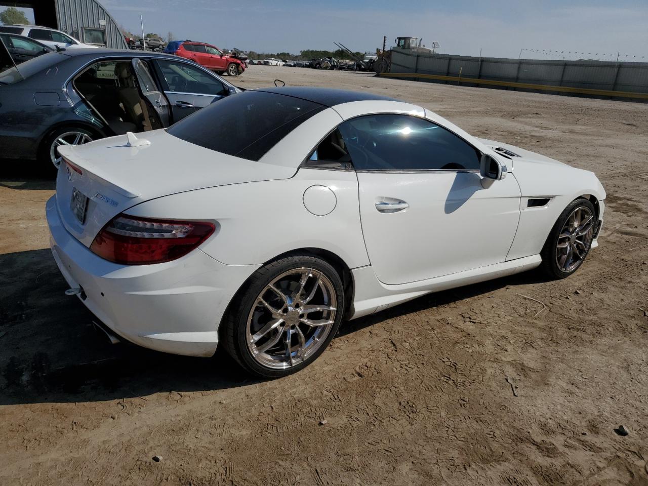 2016 Mercedes-Benz SLK-klasse VIN WDDPK3JA4GF124867 Copart auction photo, all over damage thumbnail 3