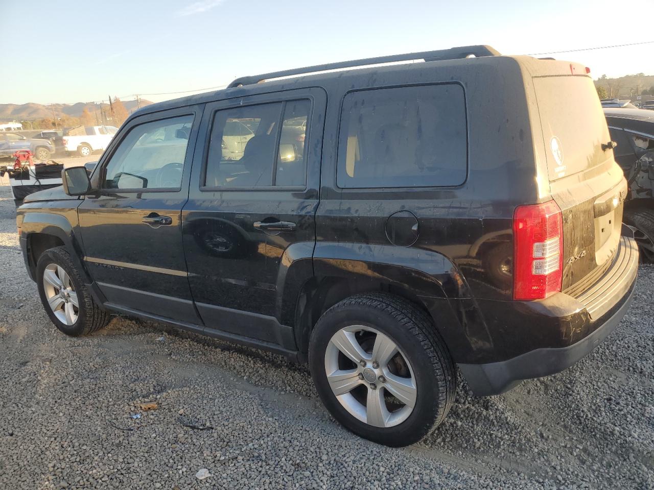 2014 Jeep Liberty (Patriot) VIN 1C4NJRFB1ED904715 Copart auction photo, normal wear damage thumbnail 2