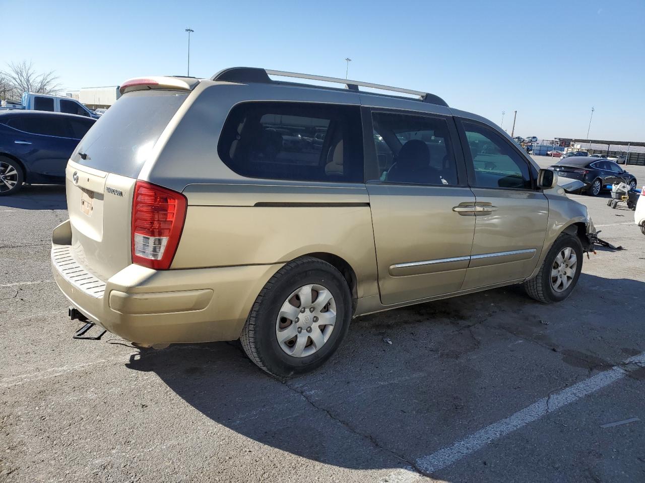 2008 Hyundai Entourage VIN KNDMC233086044132 Copart auction photo, front end / side damage thumbnail 3