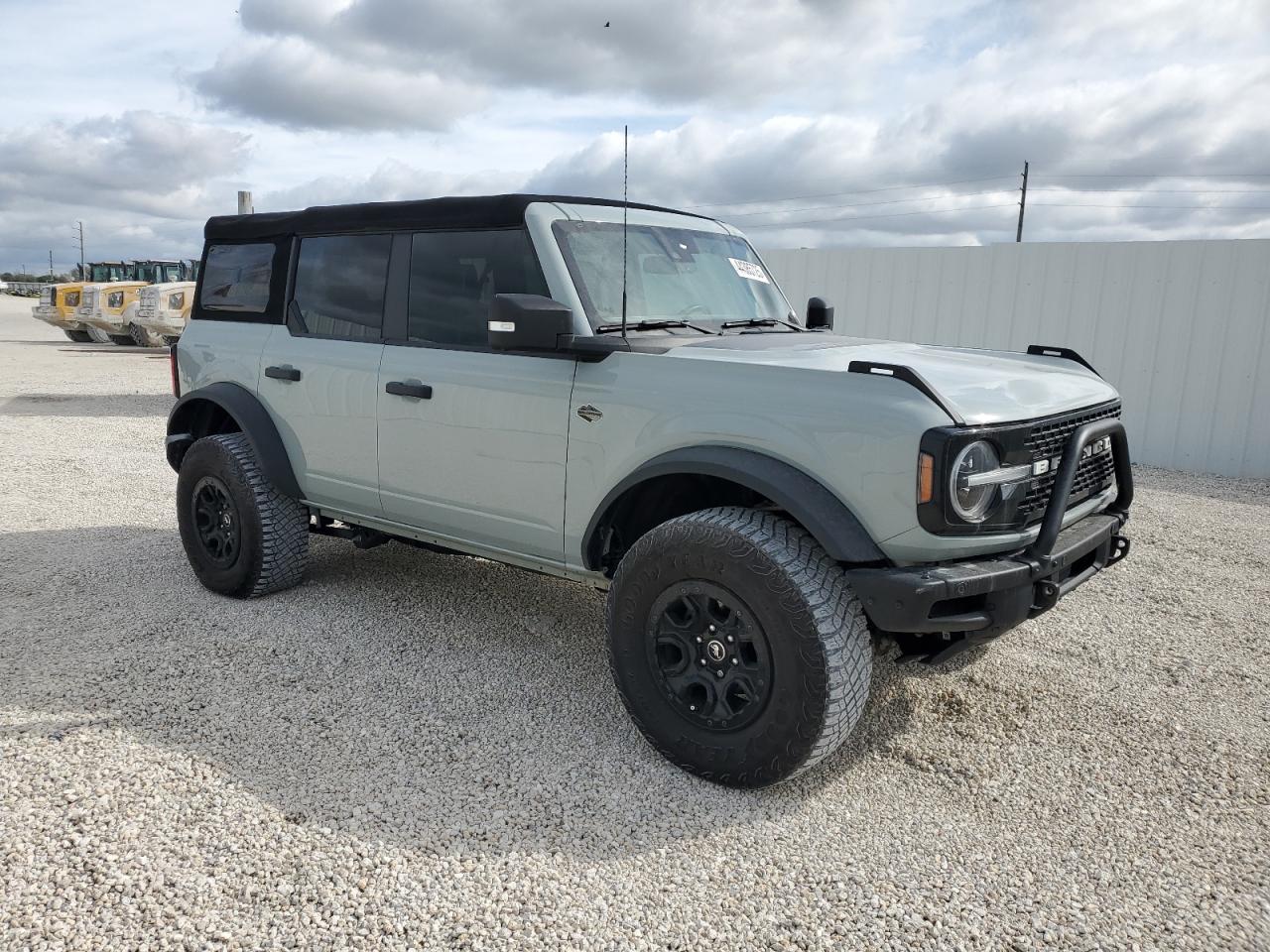 2022 Ford Bronco VIN 1FMEE5DP9NLB08355 Copart auction photo, minor dent/scratches damage thumbnail 4