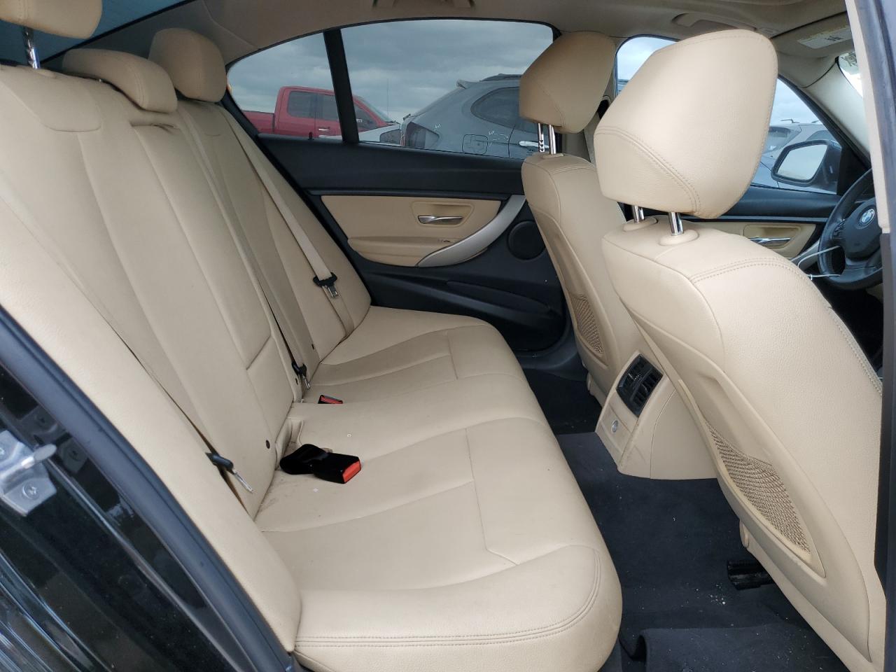 2018 BMW 3er VIN WBA8E1G56JNU93521 Copart auction photo, unknown / minor dent/scratches damage thumbnail 10