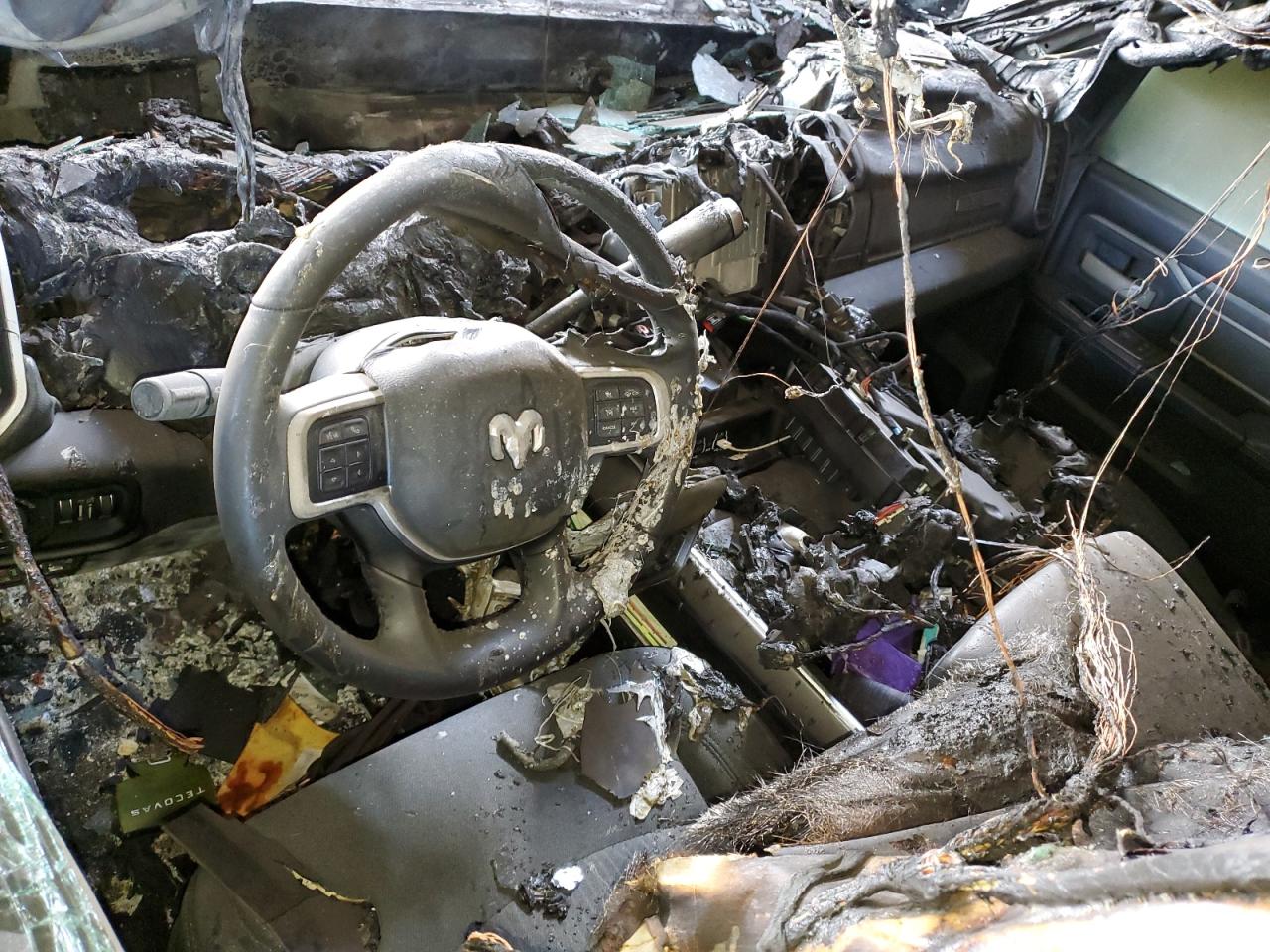 2020 RAM 2500 VIN 3C6UR5DL3LG267407 Copart auction photo, burn damage thumbnail 8
