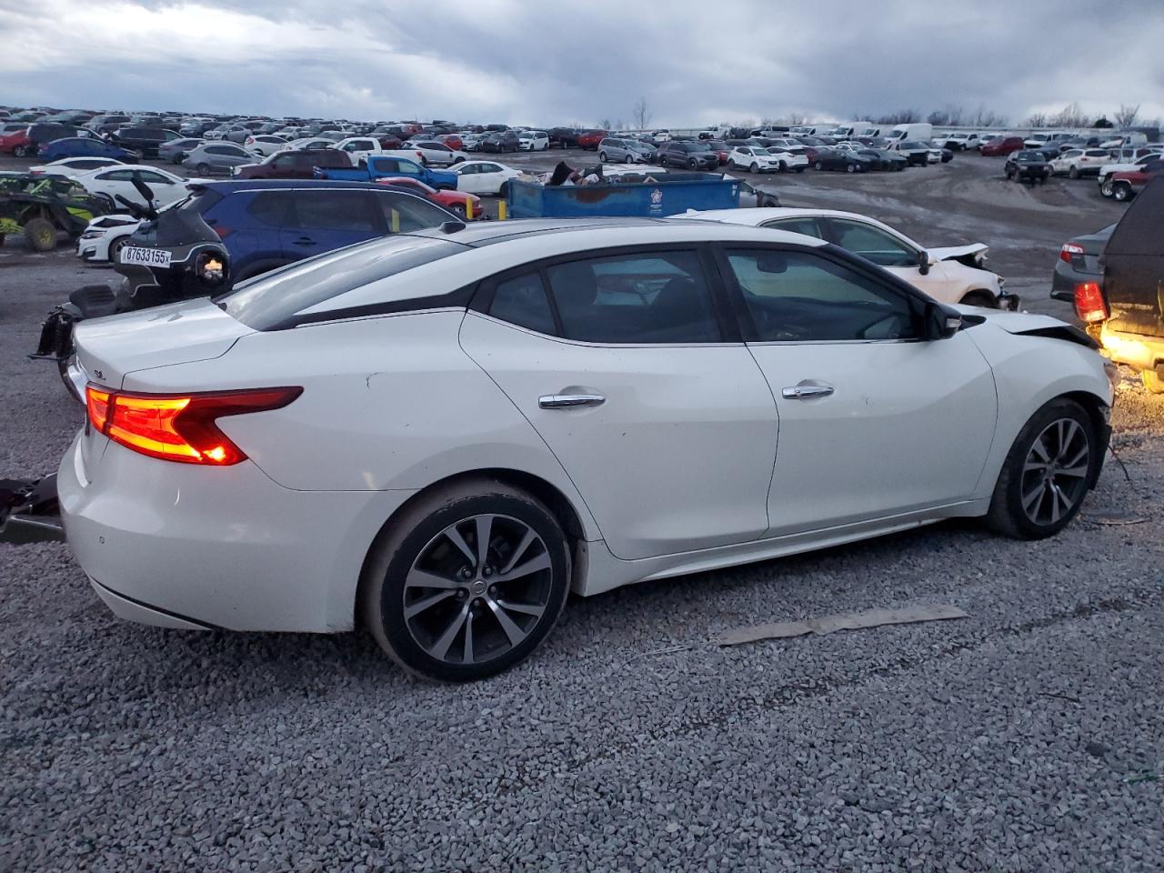 2016 Nissan Maxima VIN 1N4AA6AP9GC375755 Copart auction photo, front end / minor dent/scratches damage thumbnail 3