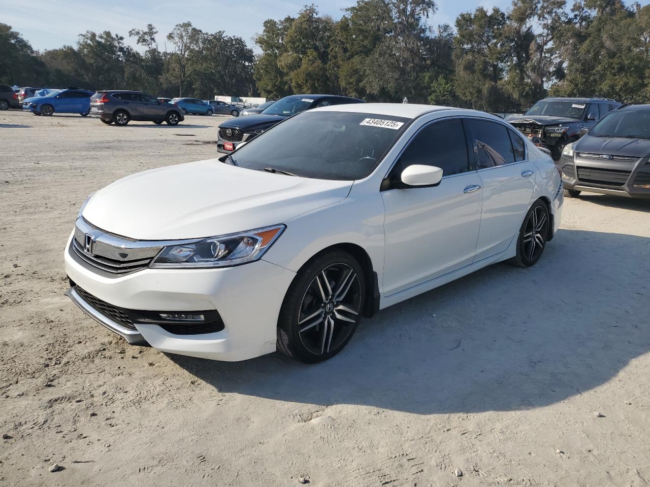 2017 Honda Accord VIN 1HGCR2F58HA066854