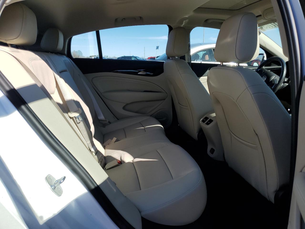 2020 Buick Regal VIN W04GR6SX9L1005868 Copart auction photo, rear end / minor dent/scratches damage thumbnail 10