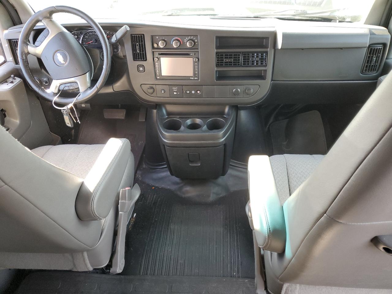 2013 Chevrolet Express VIN 1GNWGRFG4D1154507 Copart auction photo, front end / minor dent/scratches damage thumbnail 8