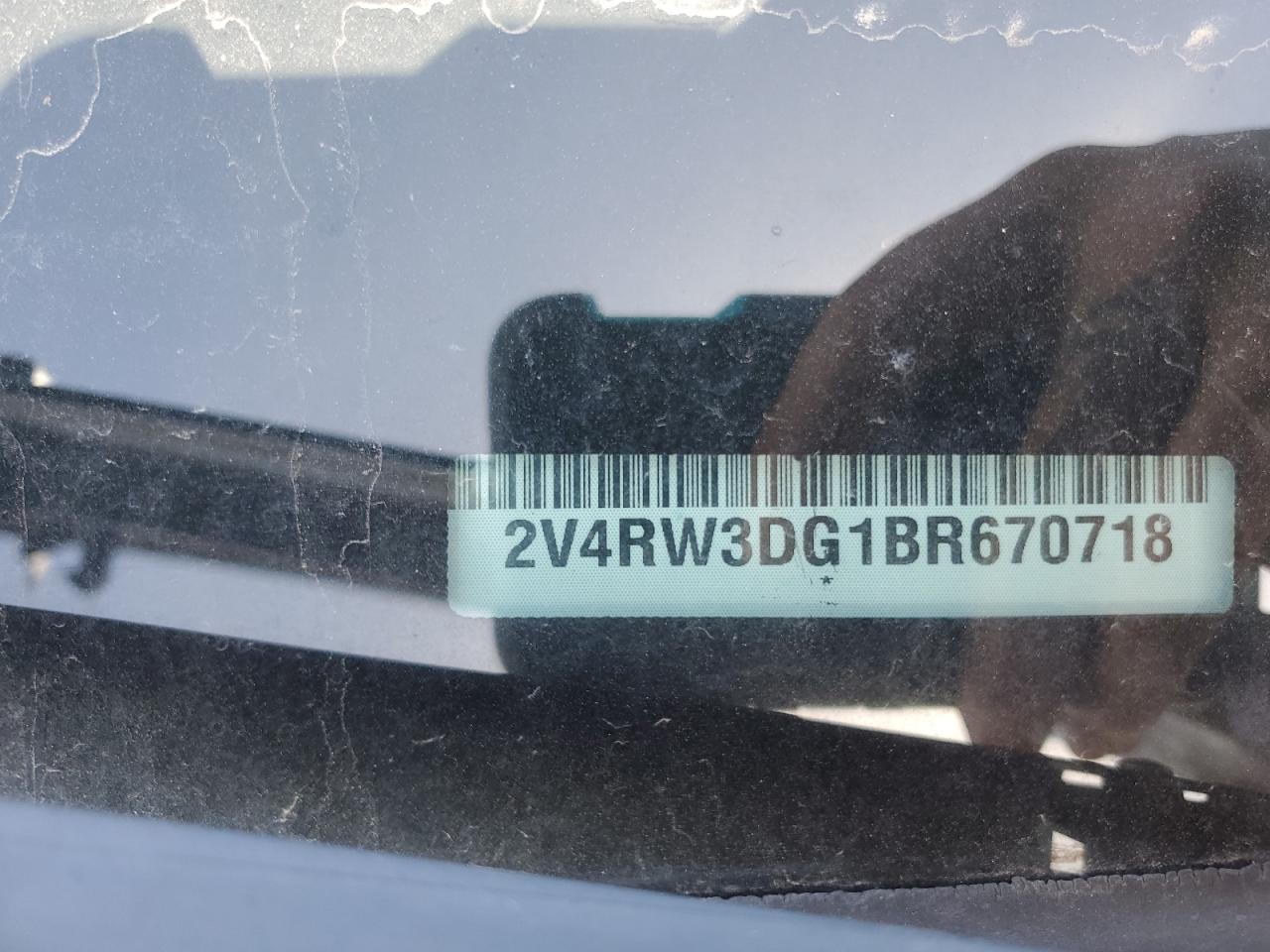 2011 Volkswagen Routan VIN 2V4RW3DG1BR670718 Copart auction photo, front end damage thumbnail 13