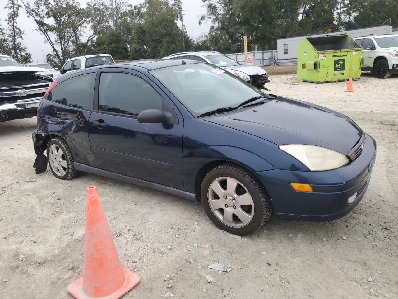 2001 Ford Focus VIN 3FAFP31321R190259 Copart auction photo, side / rear end damage thumbnail 4