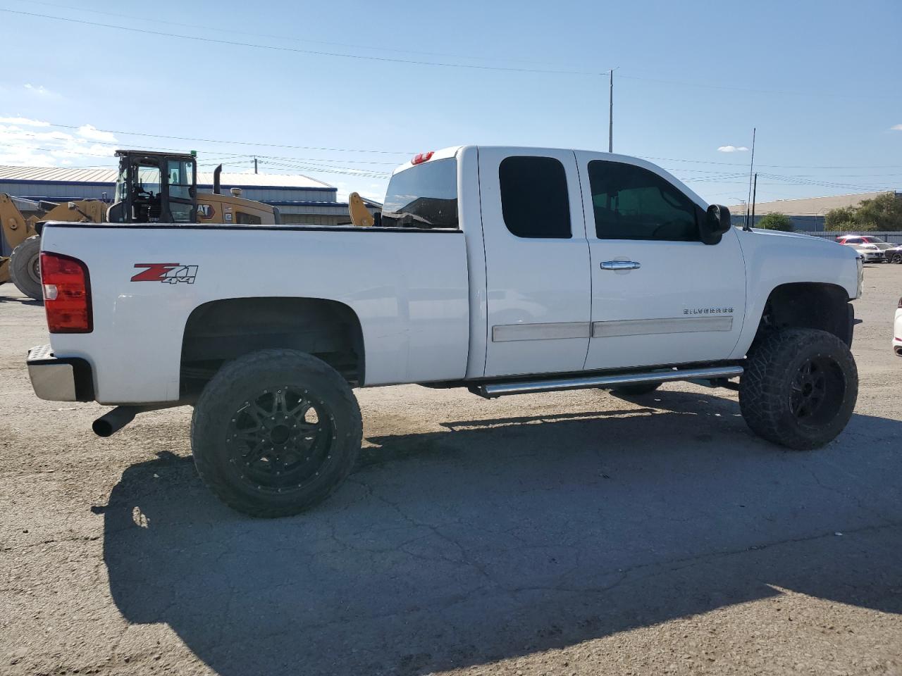 2012 Chevrolet Silverado VIN 1GCRKSE74CZ137896 Copart auction photo, front end / rear end damage thumbnail 3