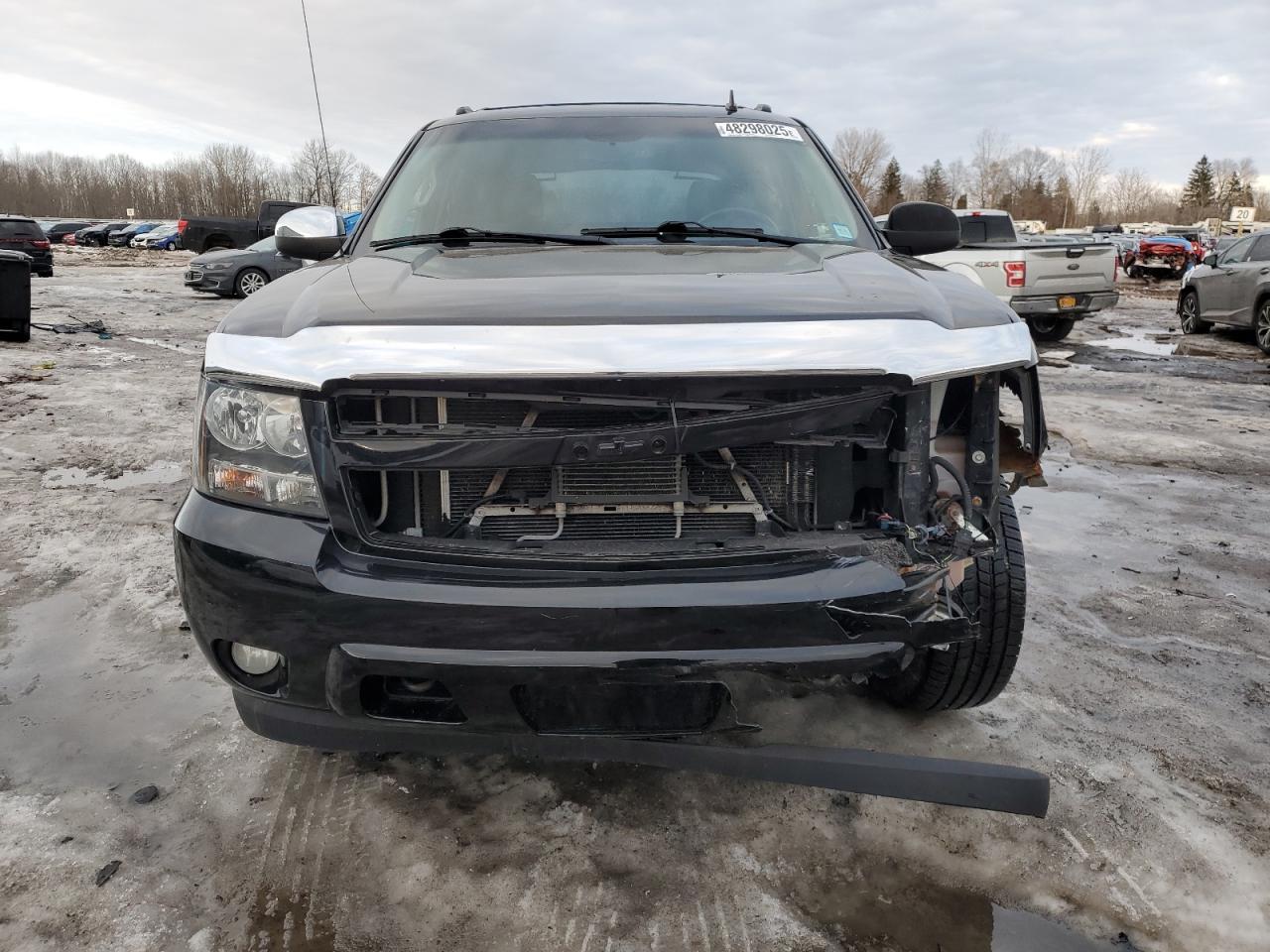 2013 Chevrolet Avalanche VIN 3GNTKGE73DG111334 Copart auction photo, front end / minor dent/scratches damage thumbnail 5