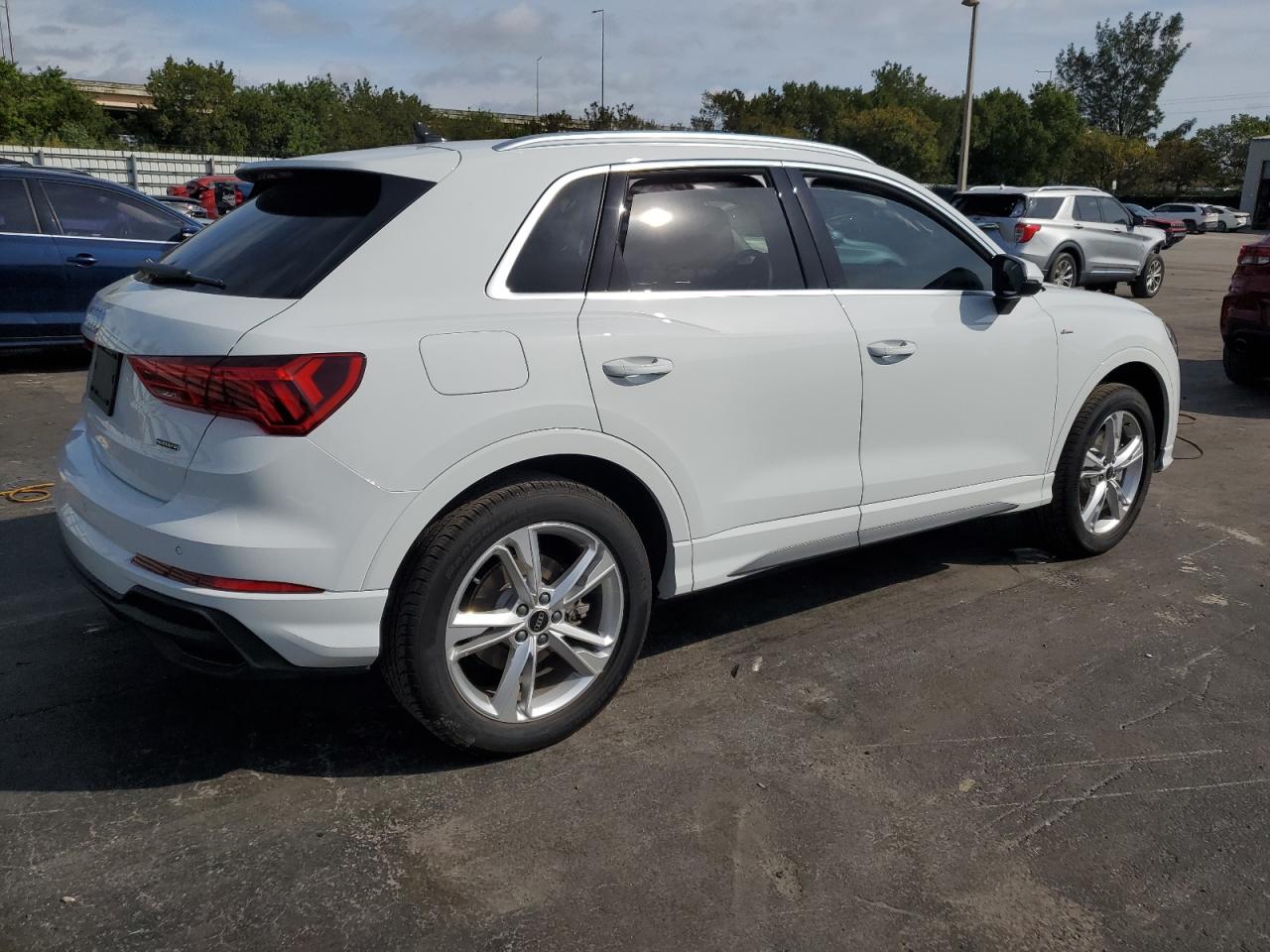 2024 Audi Q3 VIN WA1EECF31R1145608 Copart auction photo, side / rear end damage thumbnail 3