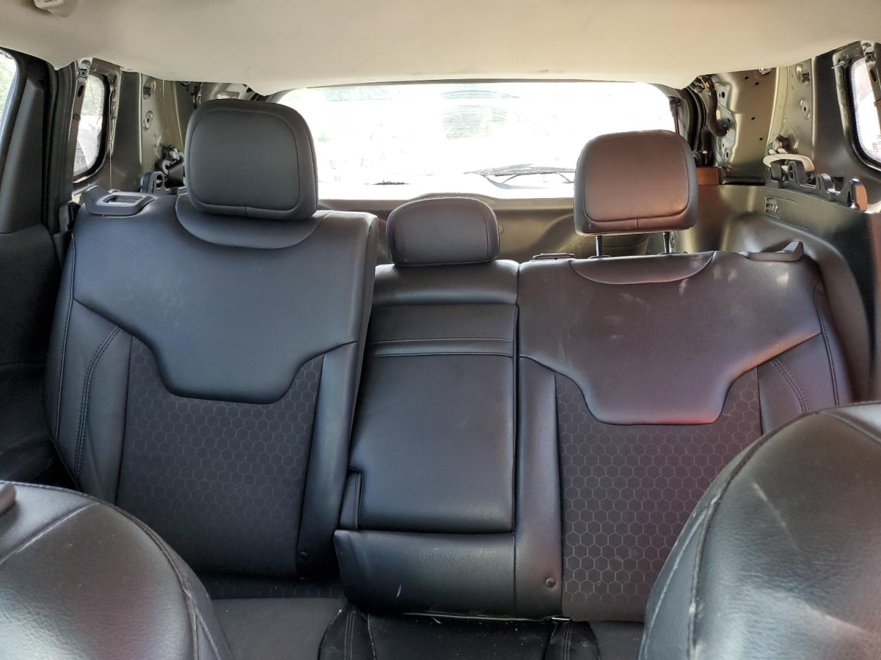 2019 Jeep Compass VIN 3C4NJCBB9KT692719 Copart auction photo, burn / all over damage thumbnail 10