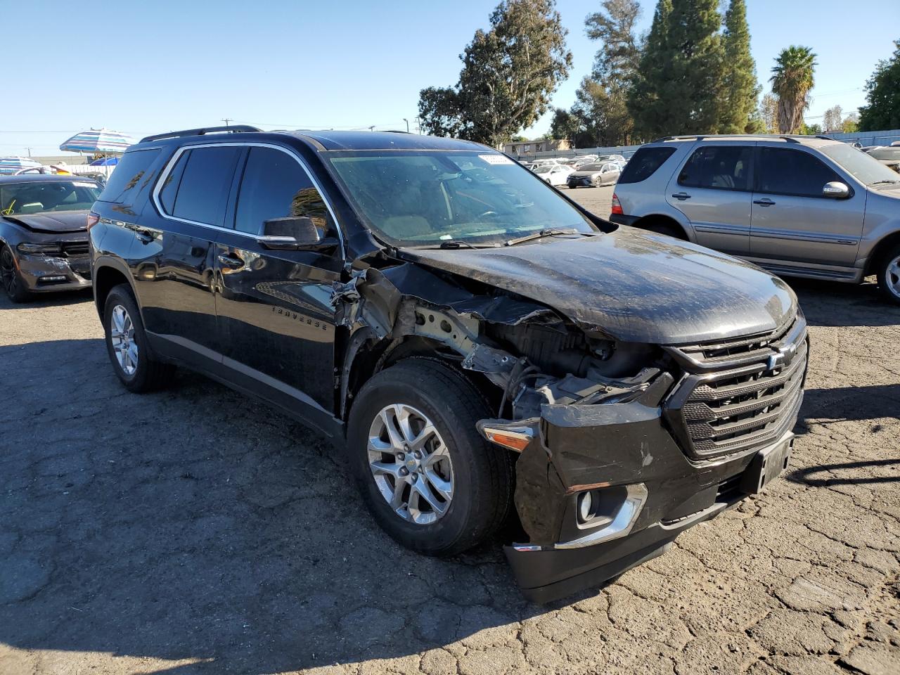 2019 Chevrolet Traverse VIN 1GNERGKW5KJ275583 Copart auction photo, front end / minor dent/scratches damage thumbnail 4