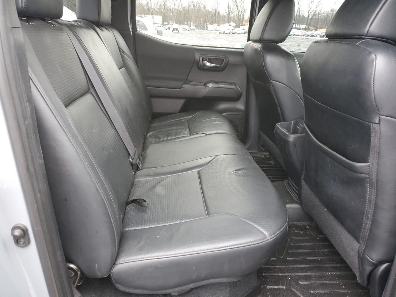 2019 Toyota Tacoma VIN 5TFCZ5AN2KX198195 Copart auction photo, rear end damage thumbnail 10