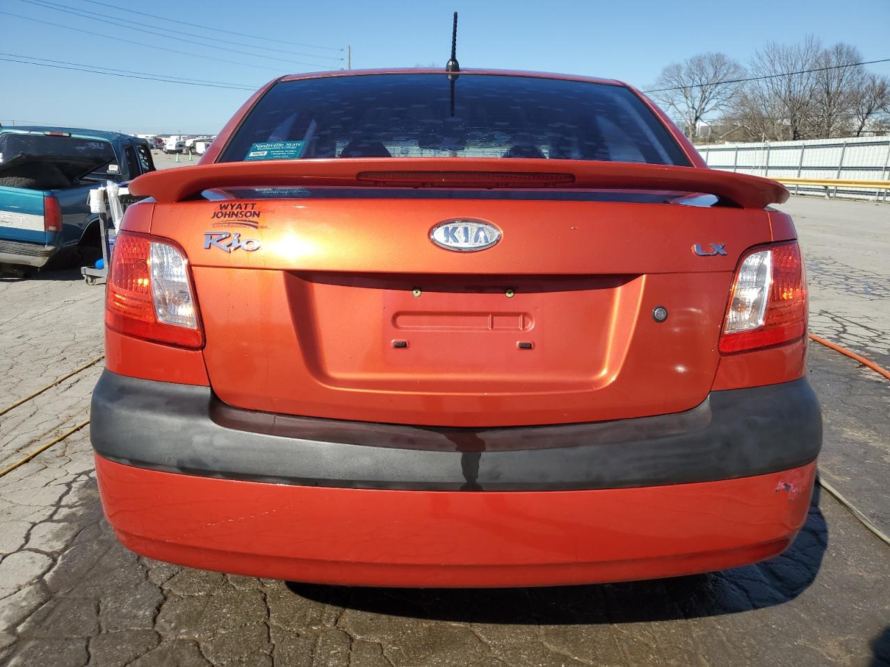 2008 KIA Rio VIN KNADE123886296889 Copart auction photo, side / front end damage thumbnail 6