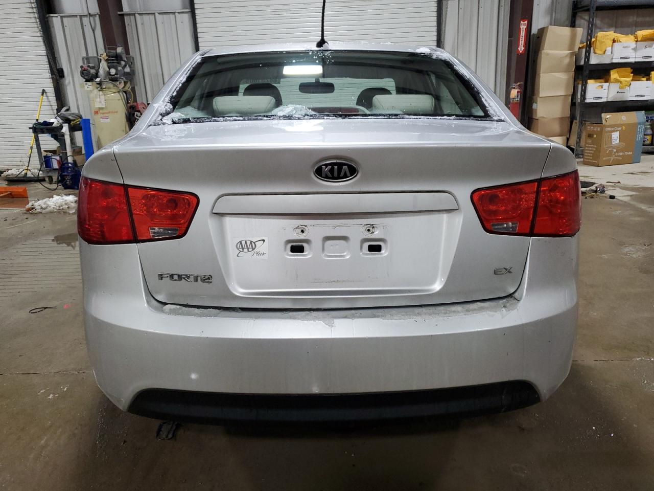 2010 KIA Forte VIN KNAFU4A27A5858007 Copart auction photo, front end damage thumbnail 6