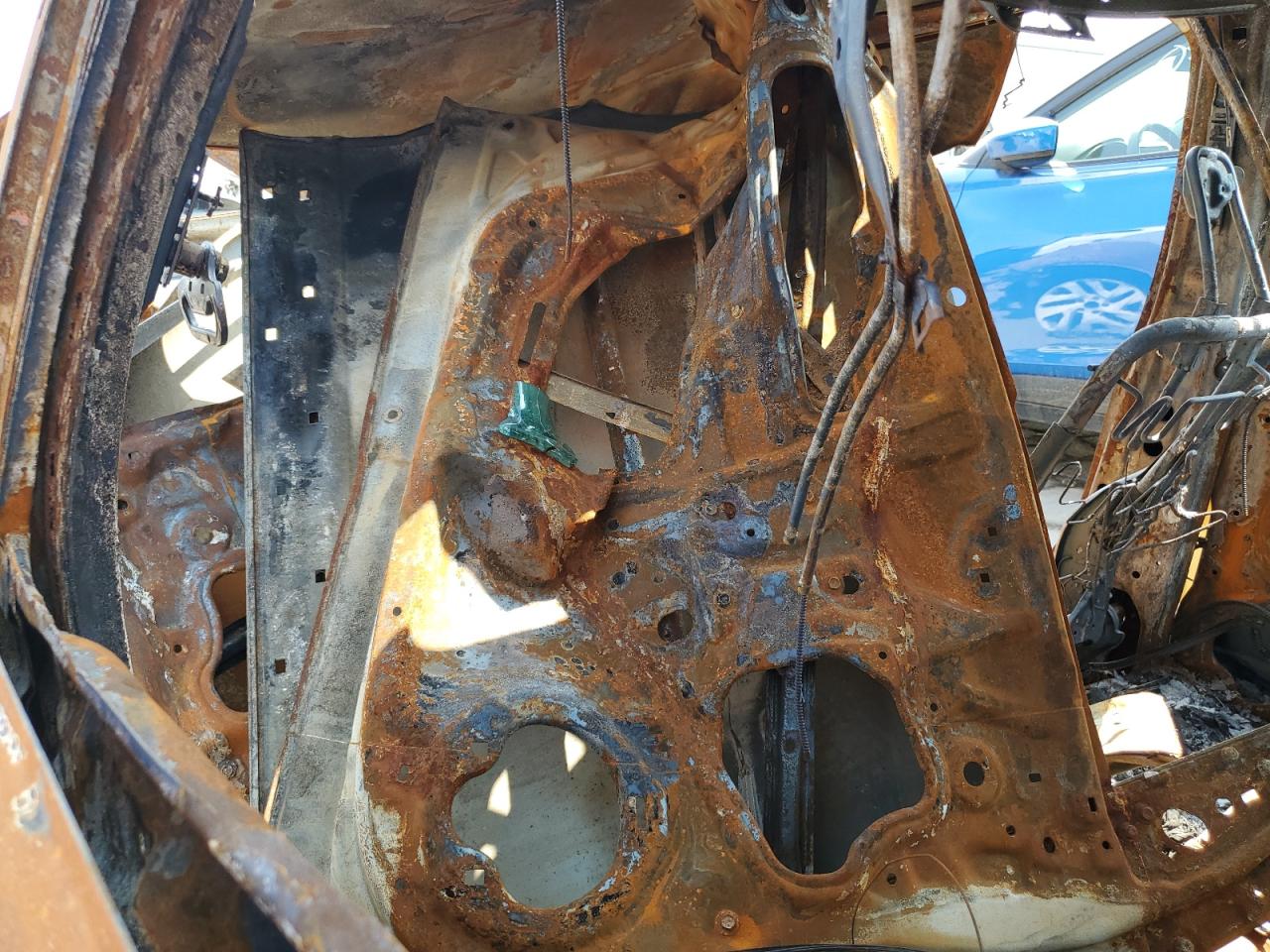 2016 Honda CR-V VIN 2HKRM4H59GH717870 Copart auction photo, burn / missing/altered vin damage thumbnail 8