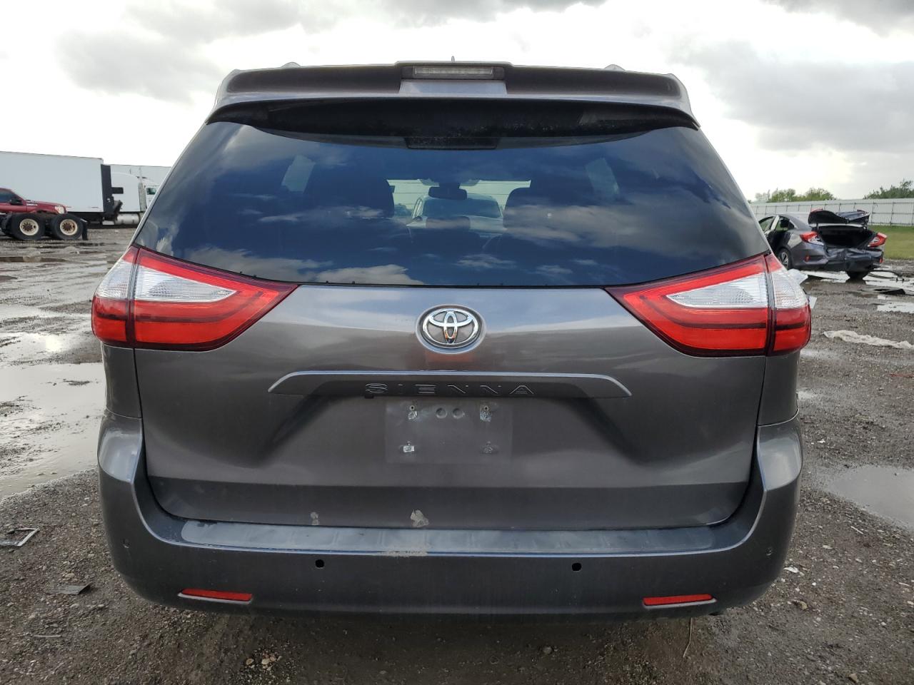 2019 Toyota Sienna VIN 5TDYZ3DC4KS020816 Copart auction photo, front end / minor dent/scratches damage thumbnail 6