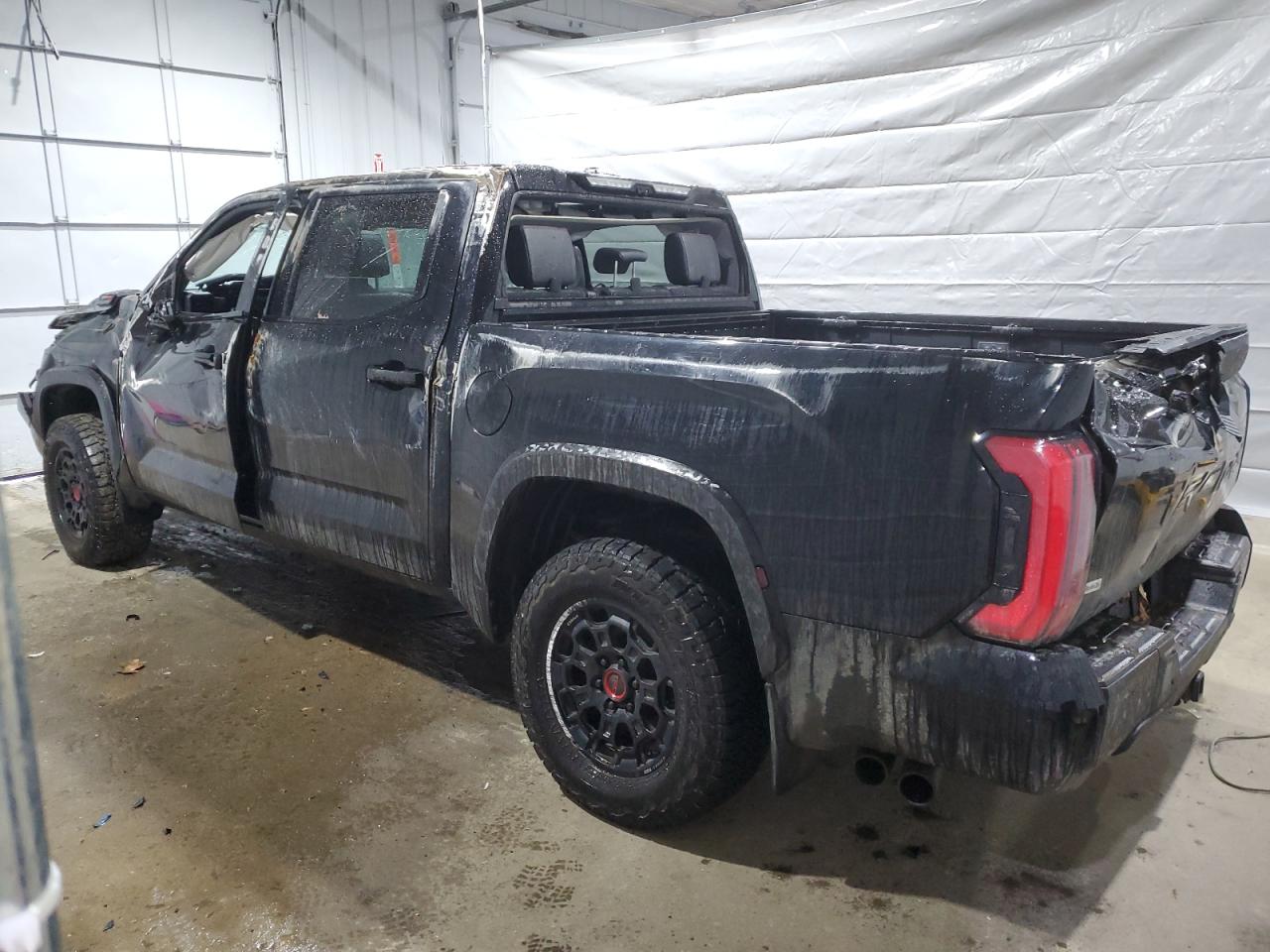 2022 Toyota Tundra VIN 5TFPC5DB5NX004784 Copart auction photo, rollover damage thumbnail 2