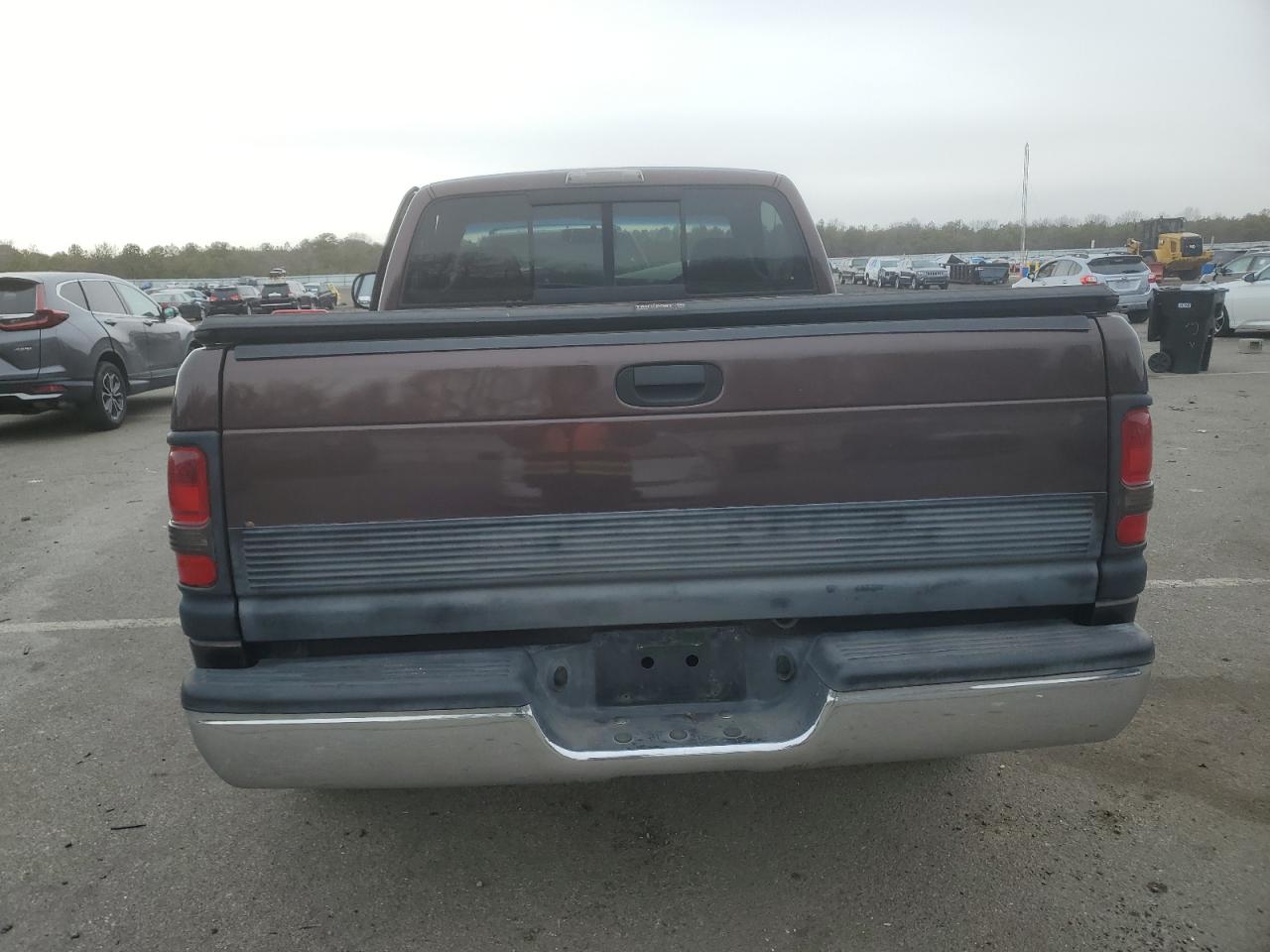 1998 Dodge RAM VIN 3B7HC16Y5WM295325 Copart auction photo, front end damage thumbnail 6