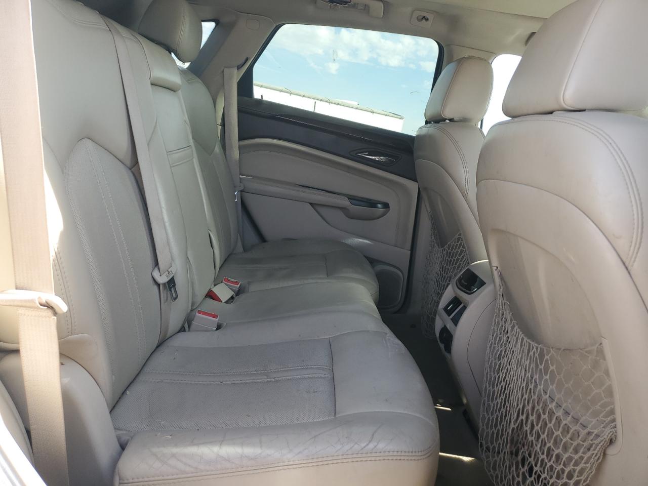 2015 Cadillac SRX VIN 3GYFNGE32FS587417 Copart auction photo, rear end / minor dent/scratches damage thumbnail 11