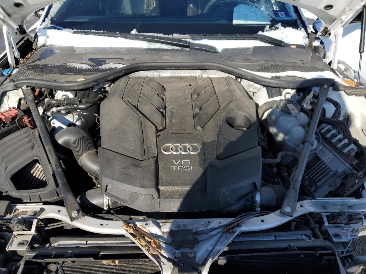 2019 Audi A8 VIN WAU8DAF84KN015999 Copart auction photo, front end / minor dent/scratches damage thumbnail 11