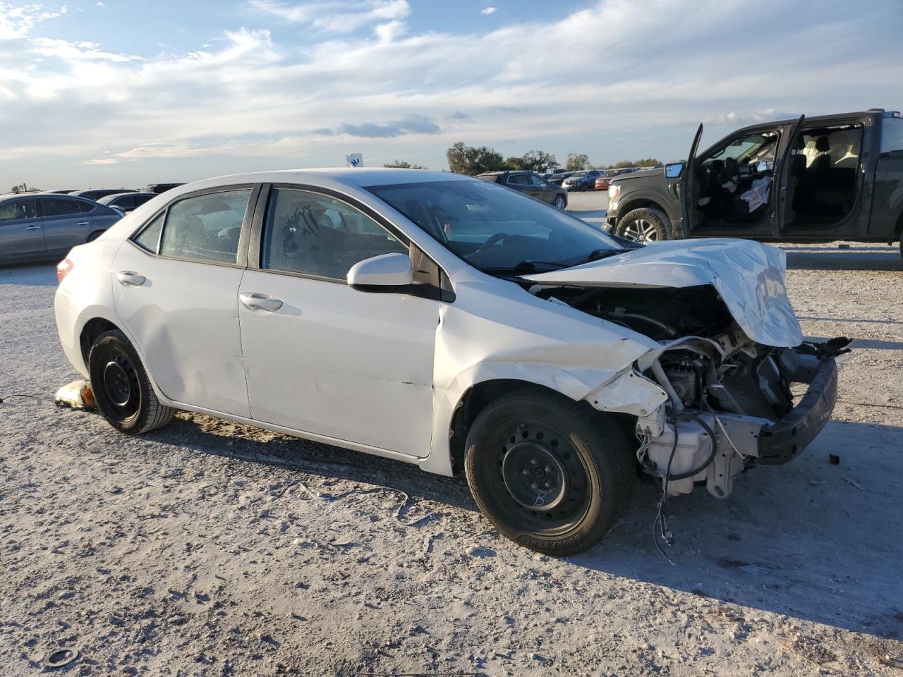 2019 Toyota Corolla VIN 5YFBURHE5KP881093 Copart auction photo, front end damage thumbnail 4