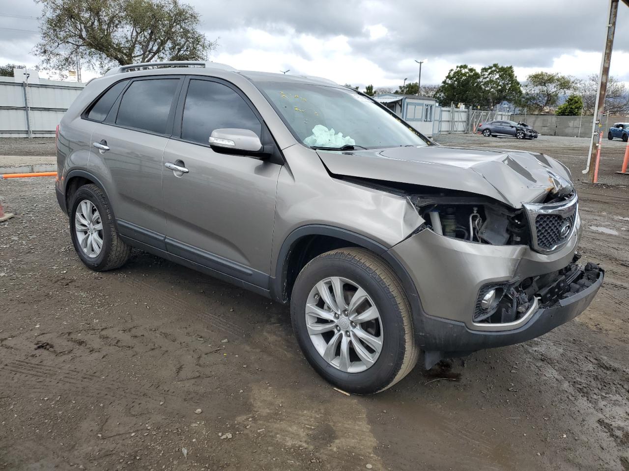 2011 KIA Sorento VIN 5XYKU3A13BG055657 Copart auction photo, front end damage thumbnail 4