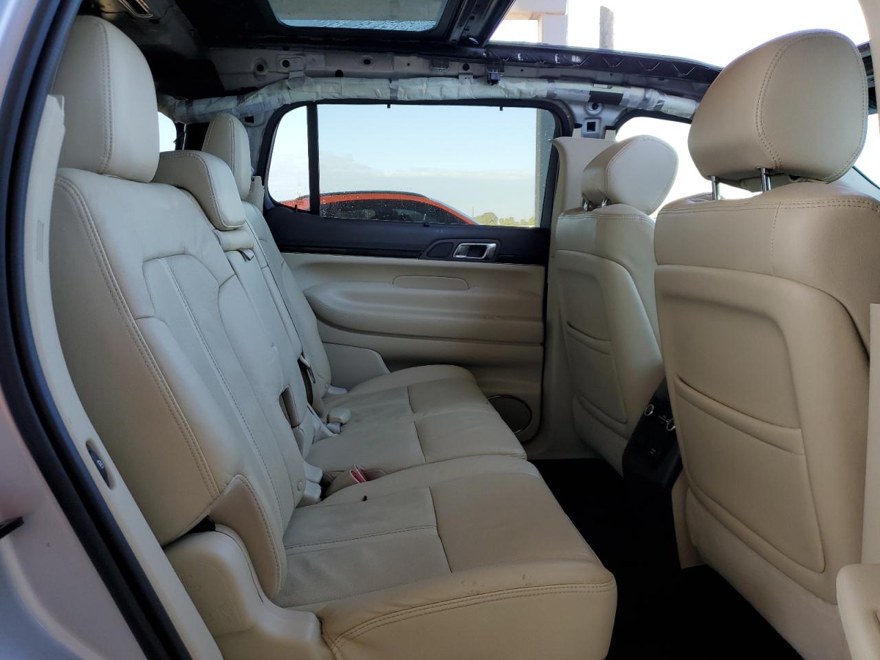 2019 Lincoln MKT VIN 2LMHJ5ATXKBL04167 Copart auction photo, top/roof / minor dent/scratches damage thumbnail 11